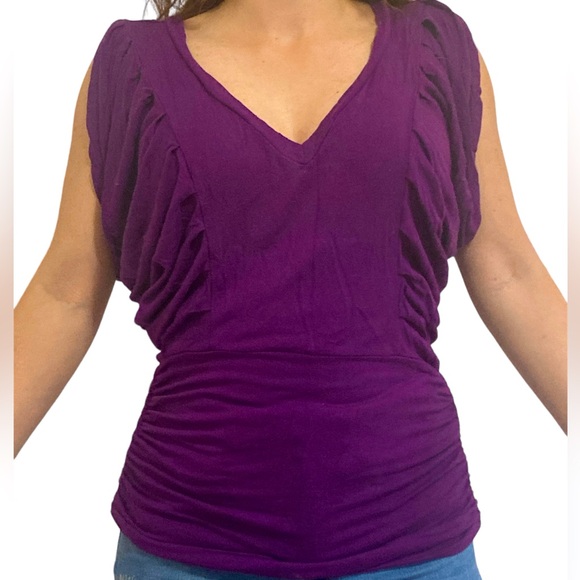 Ruched v-neck t-shirt with loose sleeves - Picture 1 of 2